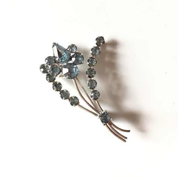 Austrian crystal flower brooch, pin - silver tone and pale blue - Picture 9 of 11